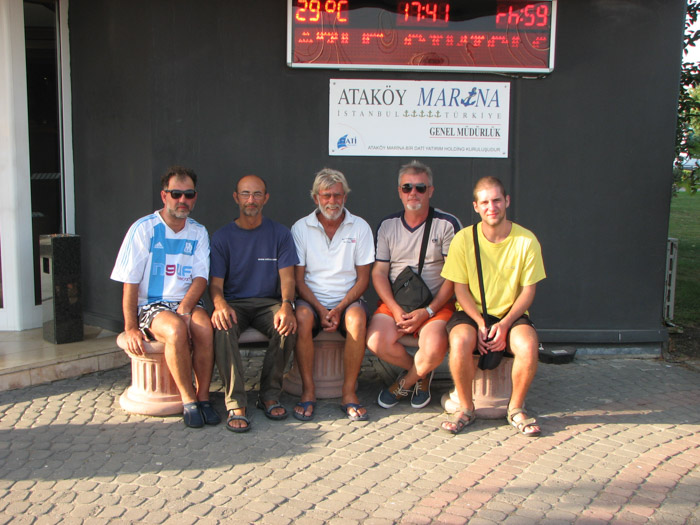 Echipajul lui Bananec Blues. De la stânga la dreapta: Mugurel, Dorin, Constantin, Alin și Marco