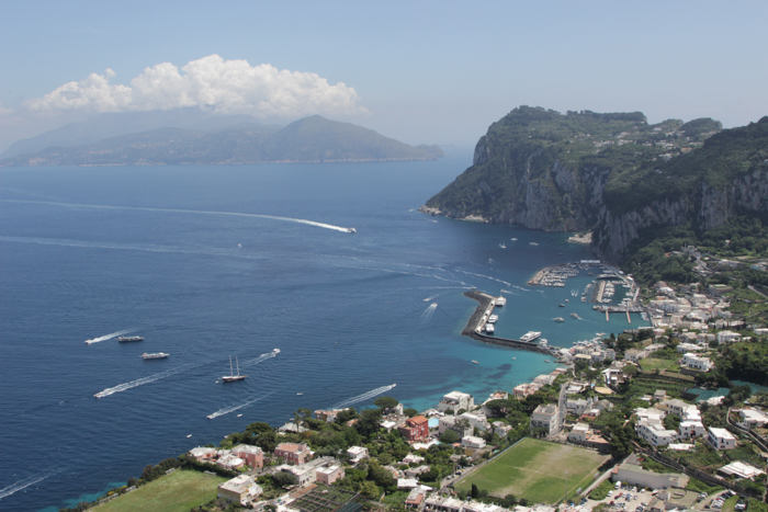 Vedere aeriană asupra portului și a peninsulei Sorento