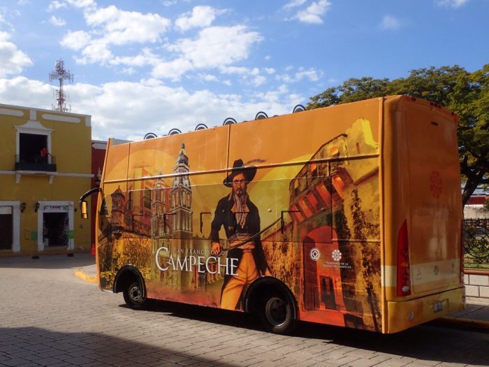 Autobuz turistic în Campeche